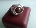 Anillo perla marrón: 2,5€